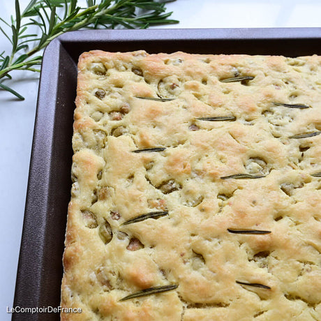Focaccia aux olives et romarin