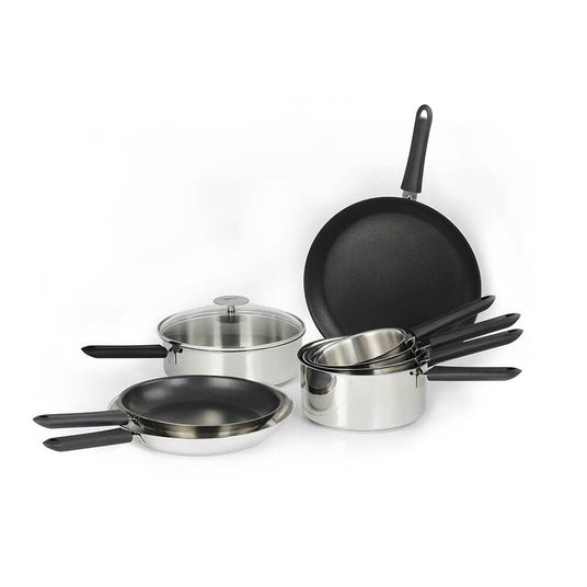differents ustensils Cristel, poêle, casseroles, couvercles