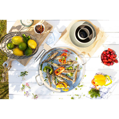 Plancha inox Cristel avec de la nourriture