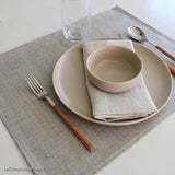 Set de table Modena Gris de lin en situation - Charvet Editions